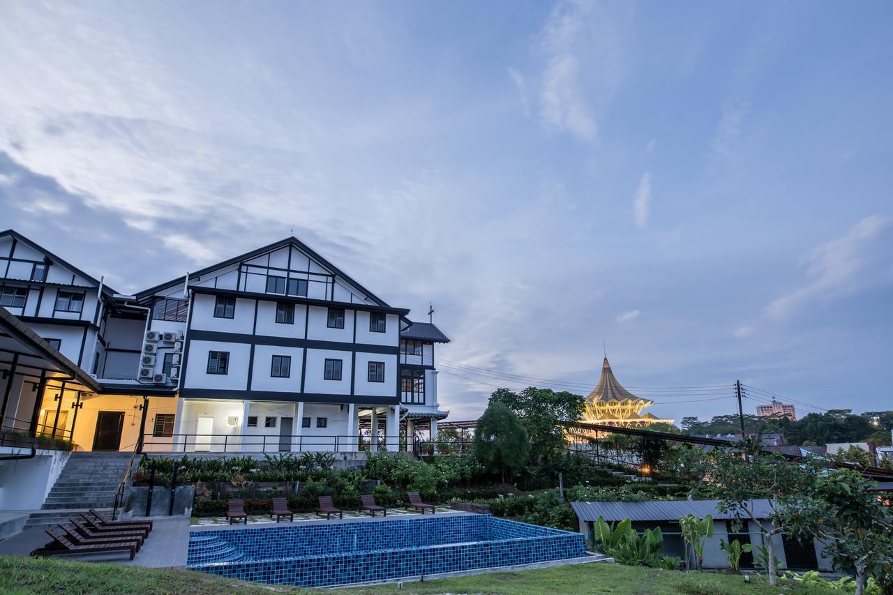 The Marian Boutique Lodging House Hotel Kuching Exterior photo